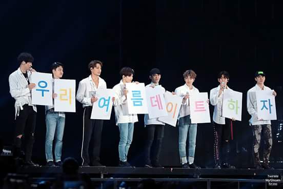 EXO_Argentina's tweet photo. ¡Queremos que Argentina sea incluida en la nueva gira de #EXO !
@weareoneEXO @SMTOWNGLOBAL 
#EXOInArgentina https://t.co/yMfPR96u9K