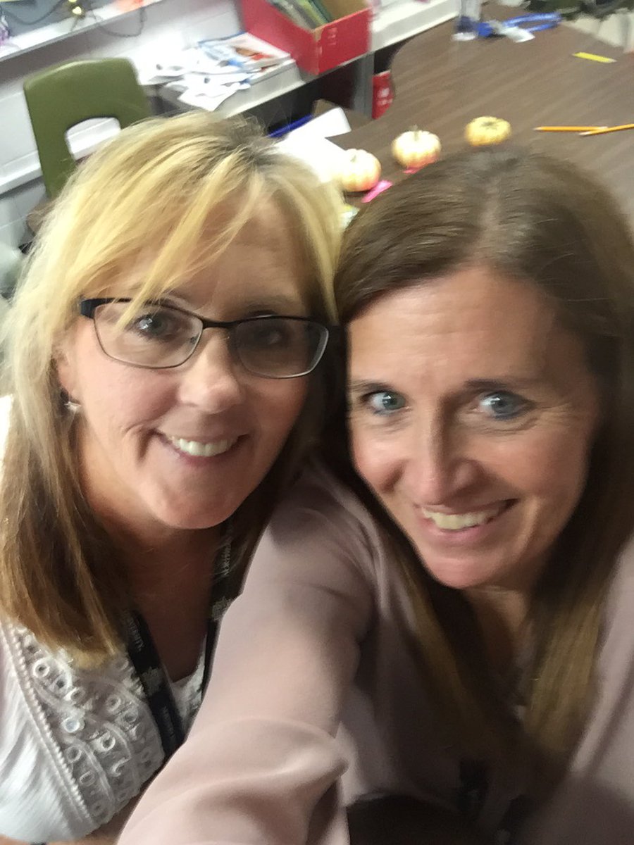 A warm welcome and great conversations for first 3rd grade Enrichment @ HE! @WestClerGT <a href="/HHill_huskies/">Holly Hill Huskies</a> #stemwc