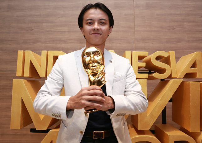 iSwaraJKT's tweet photo. .@bismakarisma sedang mempersiapkan album solo perdananya yang rencananya akan dirilis pada tahun 2018 mendatang. #100PersenMusikIndonesia https://t.co/K89dnhII6j