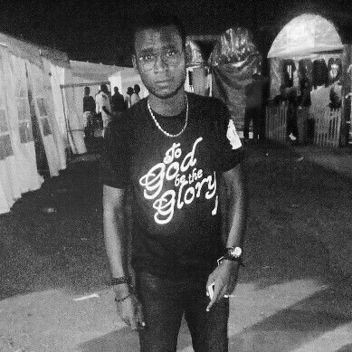 Beerus_BCBG's tweet photo. #Beerus...#ToGodBeTheGlory...#StreetWear...#StreetClothes...#BeFashion...#BeSwagg...#BeRelax...#UrbanMood...#DressedByBeerus👓👕🇨🇲💯
♚B.C.B.G♚ https://t.co/kh5HWhkWum