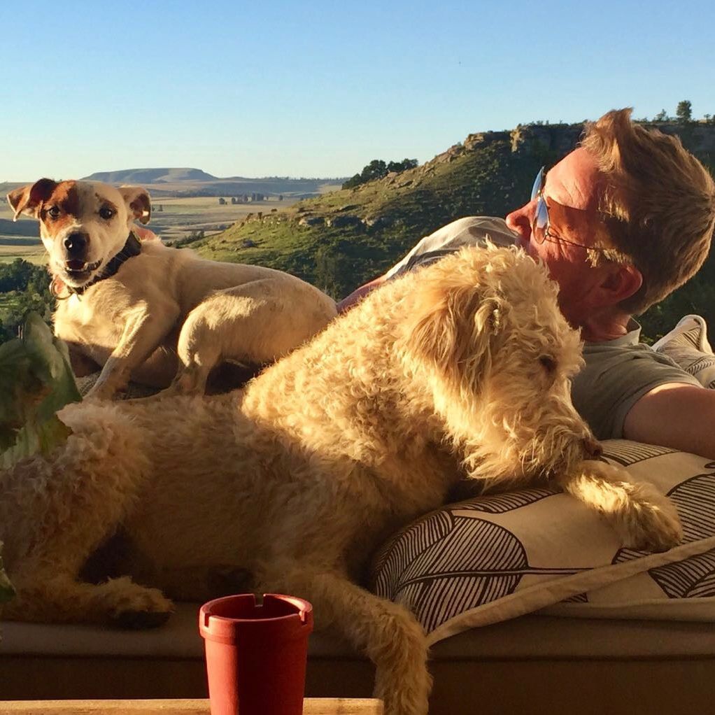 oaklandsZA's tweet photo. "The greatest gift our parents ever gave us was our brother." - Annie, Mumpy and Kathy x
#Oaklands #Family #Drakensberg https://t.co/w5DY6yJvY9
