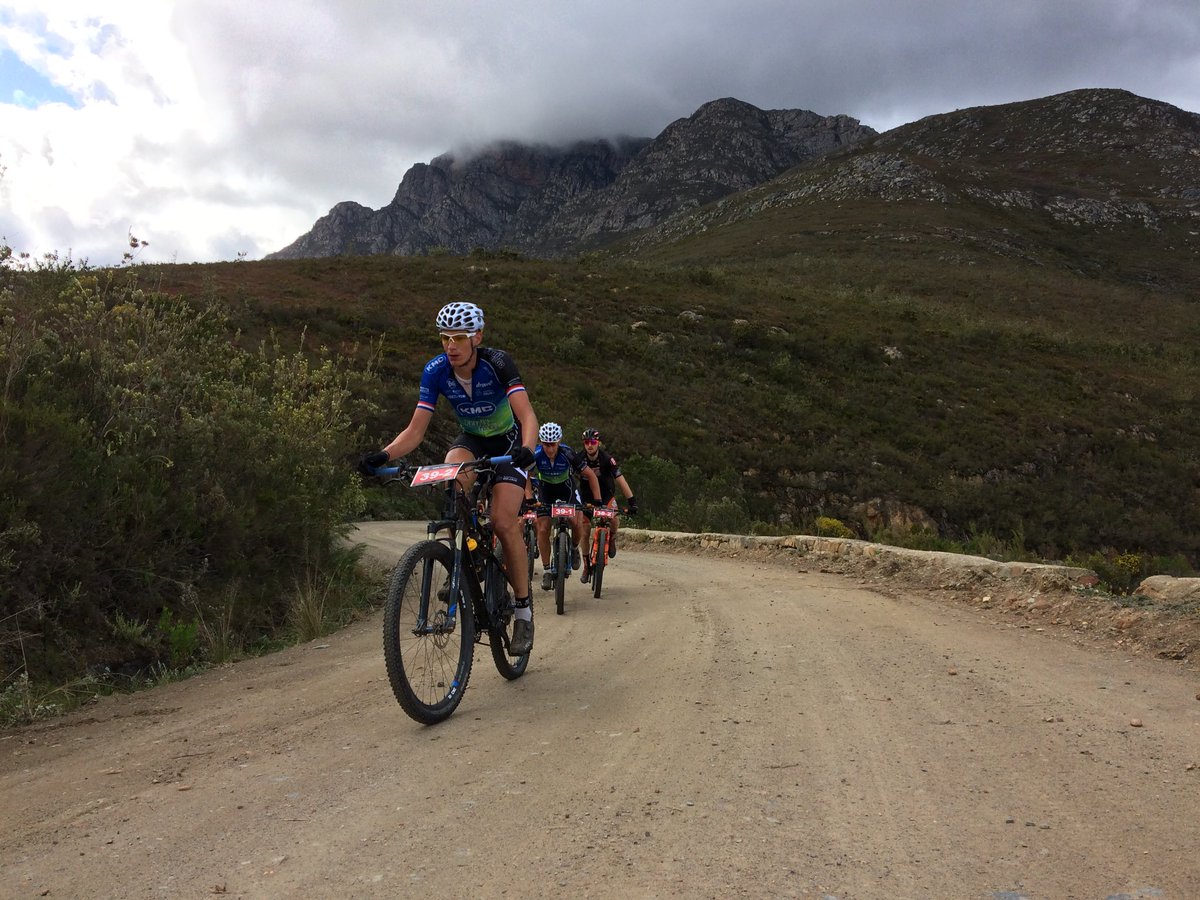 CapePioneer's tweet photo. Summiting Montagu Pass @nicobellsracing has dominated !!

@MTBteam_com Tiaan Swart KTM 1’28”

@SPOT_Africa 1’38” 
Kelly’s bike ranch 2’28” https://t.co/778hP3vGWD