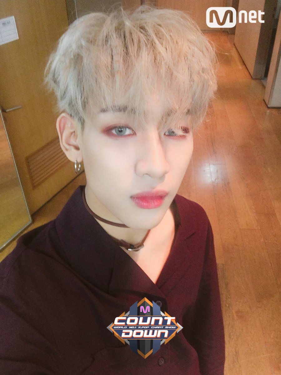 MnetMcountdown's tweet photo. #아가새 분들 뿌듯하게 만드는 잘콧따밤밤이 #GOT7 #뱀뱀 군! 멋진 영상촬영과 편집 솜씨를 뽐내 #뱀독님 이라는 애칭도 선물받았죠? #YouAre 최초공개! 그리고 #Teenager 까지! 오늘 저녁 6시 #엠카운트다운 에서 컴백무대 함께해요~~ https://t.co/a42NKooQSI