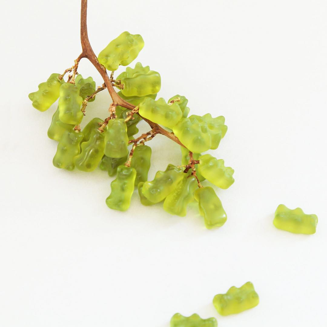danielakentucky's tweet photo. Today we found these pretty special grapes which, according to my story, grow on gummy trees. 🤐😅 https://t.co/UNRzixWvxy