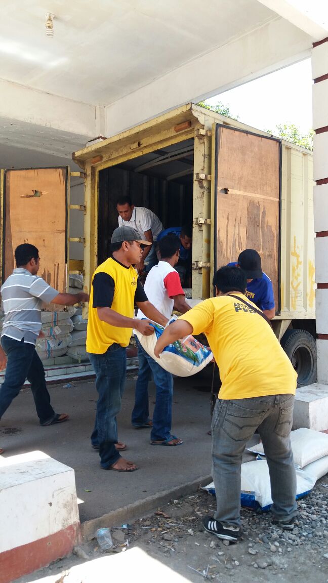 Bantuan untuk korban bencana gunung Api Ille di P.Lembata Flores. #AGPeduliFlores