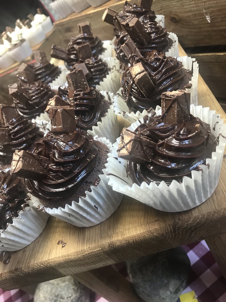 ian_wright1's tweet photo. Few pictures from this week @EBCollegeLife @rharte31 @RachaelClarke19 @DamianBlake4 @ChrisHamper3 @smowenHH @stubrowner8 @HolroydHowe https://t.co/IJxMdouNyM