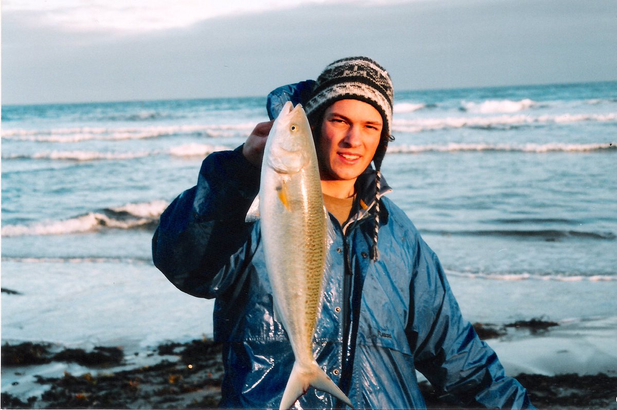 Retayner_One's tweet photo. When the salmon run / RETAYNER / Thirteenth Beach / Barwon Heads / 2006 โ๏ธ๐ฆโญ๏ธ๐#retayner #fishing #salmon #australia #catchandrelease #surf https://t.co/qswLnmH5E8