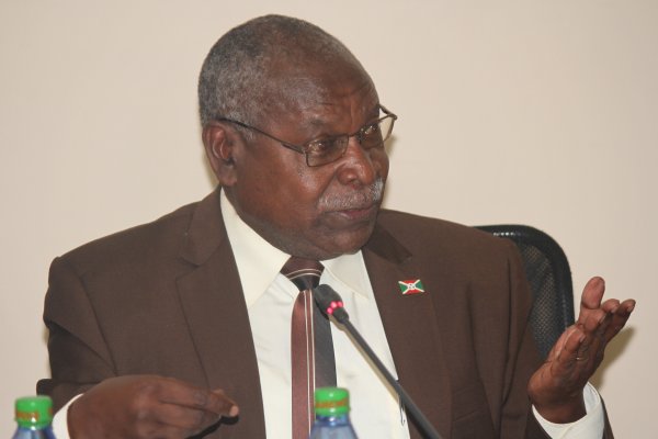 Ikiriho's tweet photo. "Le 18 octobre 2017: 1er anniversaire de la sortie du #Burundi de la @IntlCrimCourt, deuxième Indépendance Nationale" Philipe Nzobonariba https://t.co/bok6RY9xC2
