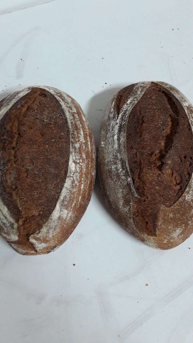 APanTradicional's tweet photo. Nueva hornada de Pan Tradicional Granadino, esta vez de Panadería Gerardo de Orgiva. Pan alemán, de cañamo, Centeno y con harina de castañas https://t.co/OQYrr8M3zu