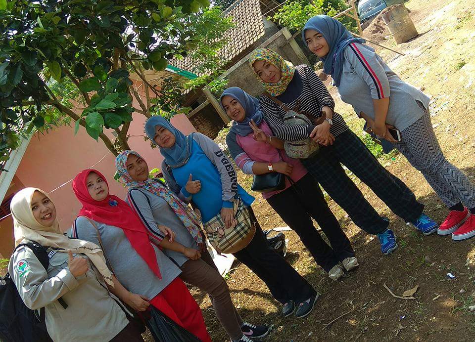 Bangunlah badannya untuk Desa yang Kuat Bersama kader PKK 💪💪 #BhaktiPendampingDesa #PropJabar  <a href="/jokowi/">Joko Widodo</a> <a href="/EkoSandjojo/">Eko P. Sandjojo</a> <a href="/taufikmadjid71/">IG : taufik.madjid</a>