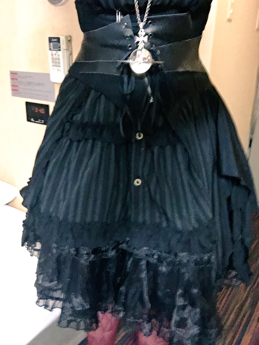 亜希 コーデ垢 No Twitter 下アップ 毎度毎度安定のブレ感 シャツの丈がワンピース として着るには少し短くてこのコーデの雰囲気にそぐわなかったので 中にメタモのパニエスカートを入れて膨らませるついでに丈感も調整 裾から出ているのはメタモのスカートの裾です 亜希 コーデ垢 No Twitter 下アップ 毎度毎度安定のブレ感 シャツの丈がワンピース として着るには少し短くてこのコーデの雰囲気にそぐわなかったので 中にメタモのパニエスカートを入れて膨らませるついでに丈感も調整 裾から出ているのはメタモのスカートの裾です