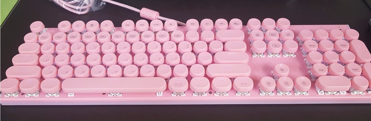 조립컴 전문 컴우리입니닷.
19번째 이벤트 가겠습니다. 어제 트윗으로 살짝 보여드린 핫핑쿠 k840기계식 키보드 입니다.
핑쿠핑쿠에 청축 화이트LED를 가지고있는 녀석입니다.
마감일 10월 23일 낮12시
리트윗 해주시면 한분 추첨해서 드릴겁니다~!