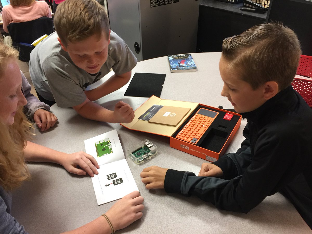 A great day for some <a href="/Raspberry_Pi/">Raspberry Pi</a>!! Thanks <a href="/marliewilliams/">Marlie Williams</a> My kids loved it! They felt smart! #sjsdproud <a href="/FieldTigers/">Eugene Field School</a> <a href="/OwensJoni/">Joni Owens</a>