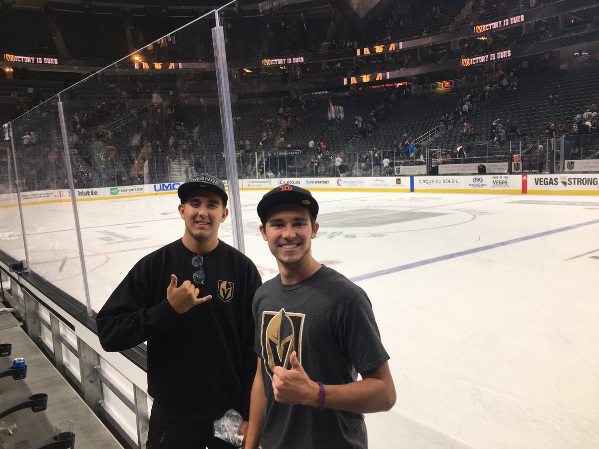 ZachYuhas's tweet photo. Golden Knight game last night was awesome! First ever home OT game and it was a W. Plus a kid wanted to be in the pic😂 https://t.co/ylcdNz82oz