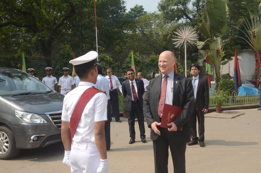DirectorIMUKol's tweet photo. @USAndIndia Visit of Mr. Joseph M. Pomper, Minister Counselor for Consular Affairs, US Embassy, New Delhi; Ms Madelyn A. Mahon, Vice consul https://t.co/aSoicIXHbh