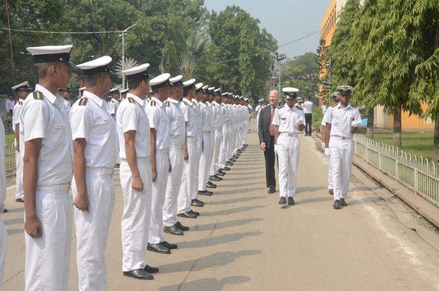 DirectorIMUKol's tweet photo. @USAndIndia Welcoming Mr. Joseph M Pomper, Ms Madelyn A Mahon and Mr. Ayan Mukherjee at IMU Kolkata https://t.co/bamXZiy1GP
