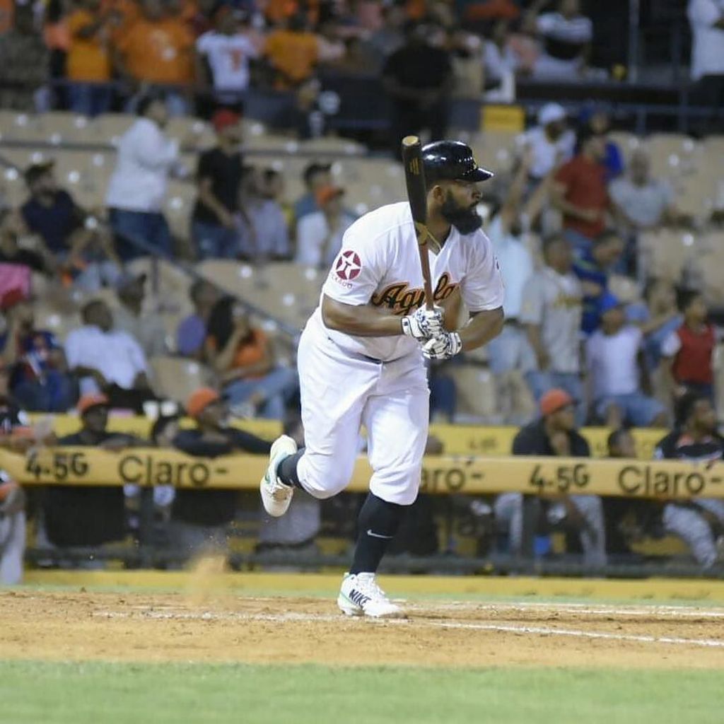 aguiluchos's tweet photo. Homerun solitario de Zoilo nos da la victoria dejando a los Toros en el terreno.
#Final Toros 1 - Águilas 2
#Lidom #Aguiluchos #VictoriaA… https://t.co/dPGRPQJvWP