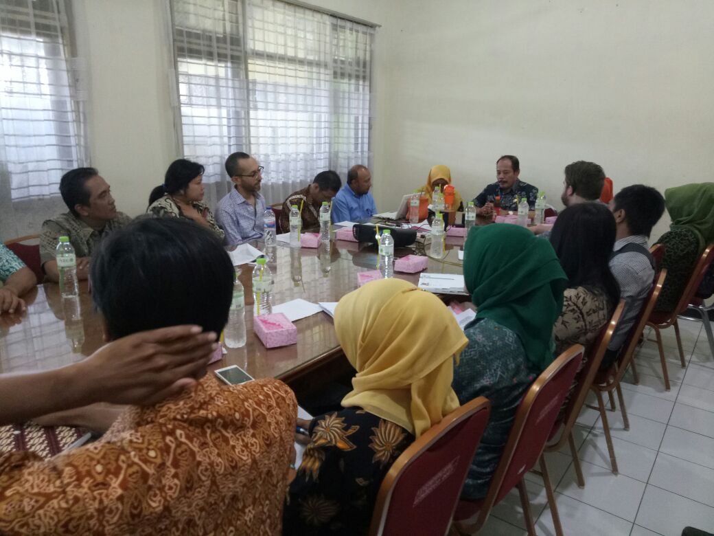 Lokakarya Hari ke 3 Presentasi 4 Pskesmas setelah joint analisa data dilakukan antara dinkes dan GSC difasilitasi MCAI di Nganjuk