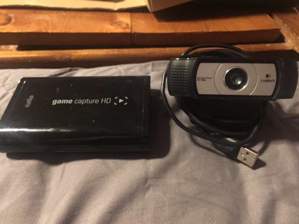 SamuelBrownRBT's tweet photo. My "YouTube Starter Kit" Giveaway. Elgato Game Capture &amp; Webcam. RT &amp; follow my INSTAGRAM (@SamuelBrownRBT) to enter. Winner picked Saturday https://t.co/doWe9DLHQ9