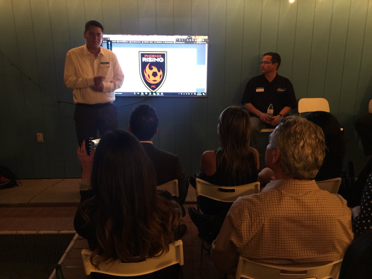 cohootsphx's tweet photo. Taking in @TheCollectivo’s awesome #latinxsports event on Hispanic sports marketing @coworkingon15th!
#yesphx #coworklocal #thisismidtown https://t.co/nC387btsIG