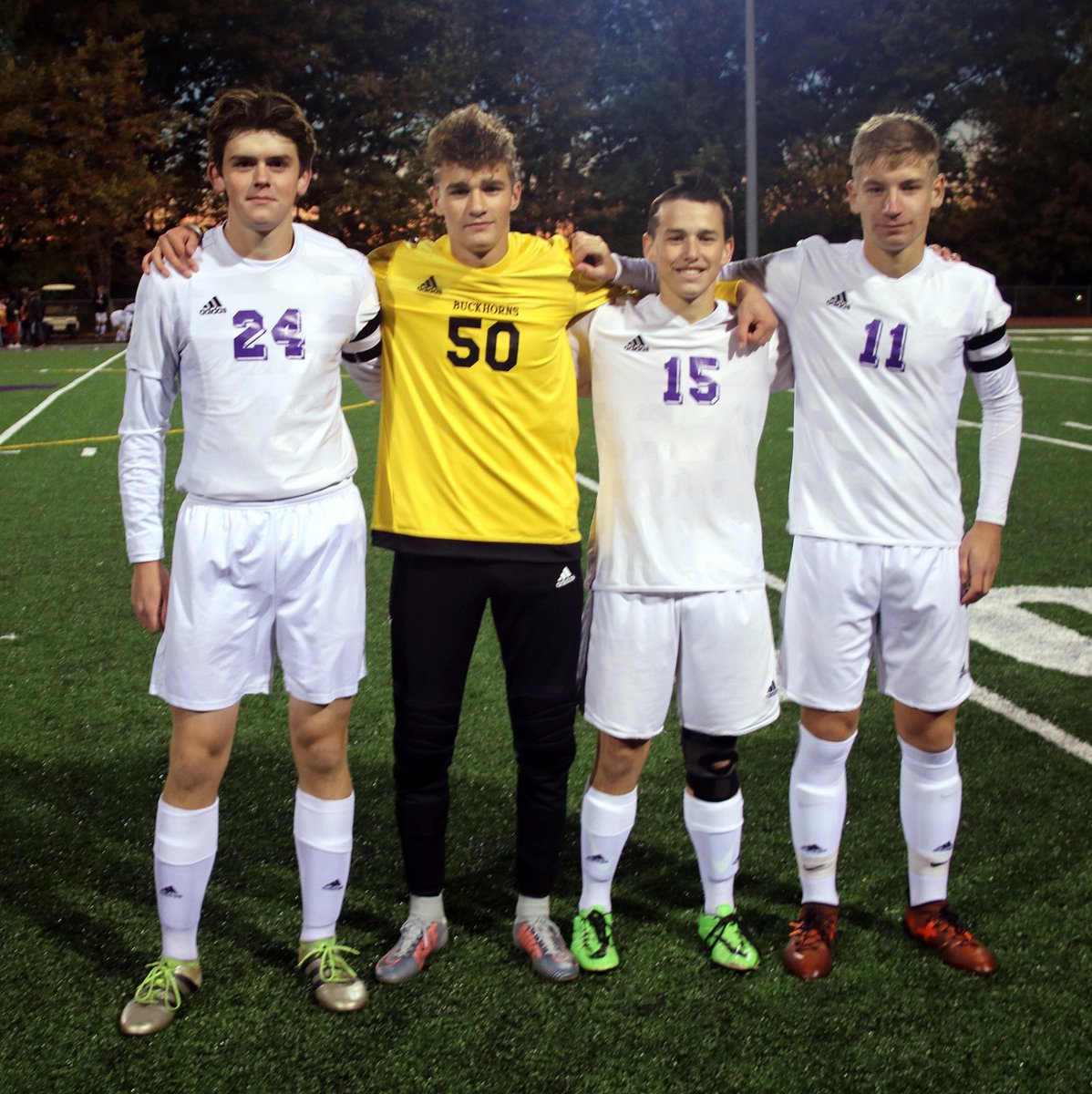 wmjdeaton's tweet photo. Congrats @PaupackFutbol Seniors! 1-0 win vs DV. @TheNewsEagle1 https://t.co/ip1dVKz4bB