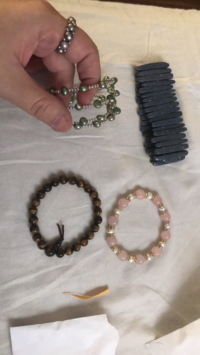 PoolSidePearls's tweet image. Awesome Grab bag items!! $20 per item!  Let me know if interested #Kalo #kaloandco #jewelry poolsidepearls.kalojewelry.com