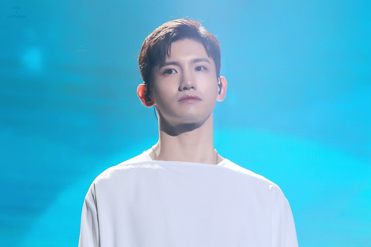 laoruimin's tweet photo. #沈昌珉 #최강창민 #심창민 #チャンミン #changmin
20171015 TVXQ YouR PresenT in MACAU
With @TheVonLand1824
For you thounsands times over. https://t.co/htZpsZmbD9