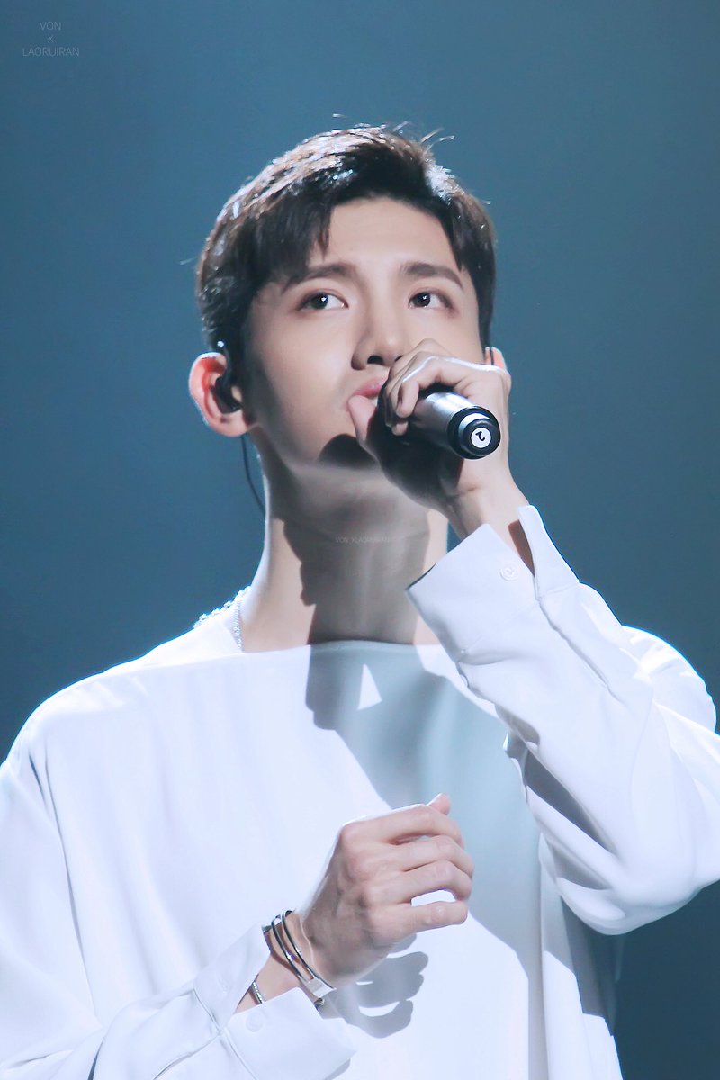 laoruimin's tweet photo. #沈昌珉 #최강창민 #심창민 #チャンミン #changmin
20171015 TVXQ YouR PresenT in MACAU
With @TheVonLand1824
For you thounsands times over. https://t.co/htZpsZmbD9