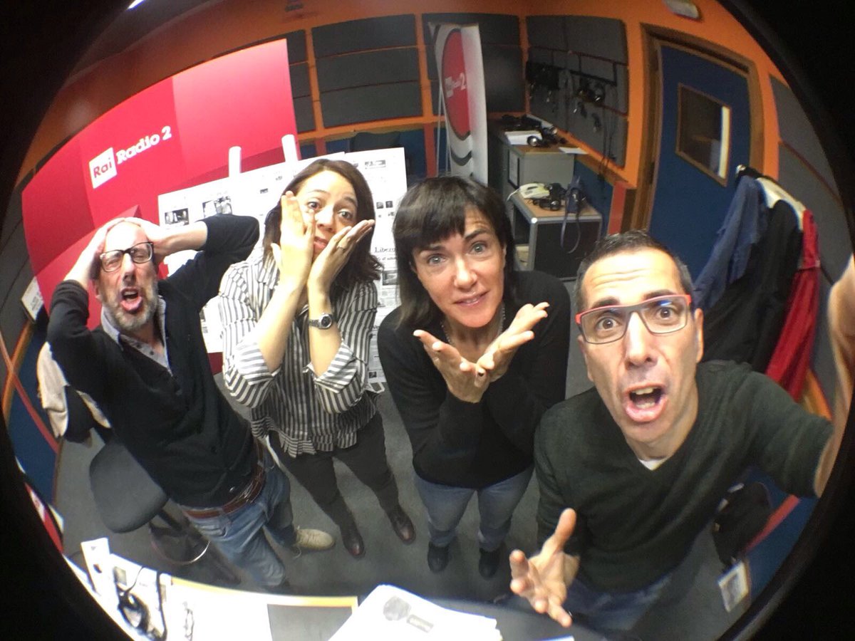 Da <a href="/CaterpillarAM/">Caterpillar AM</a> un appello sofferto: <a href="/eelst/">Egocentrici Esuli Lontani dal Social Tragicamente</a> restate insieme! #elioelestorietese #19ottobre #pippero