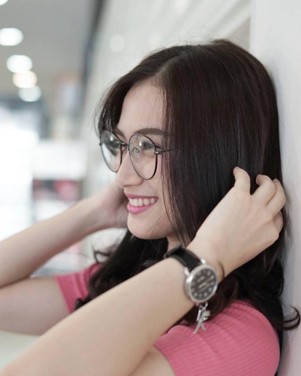 Eneng geulis 😍 ~ @melodyJKT48