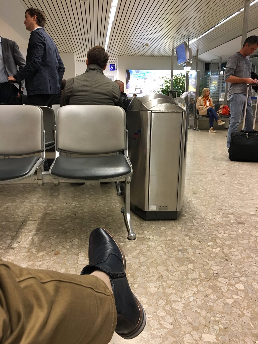 Red-eye-flight again. Guten Morgähn! #Salzburg #Airport #offtoFrankfurt