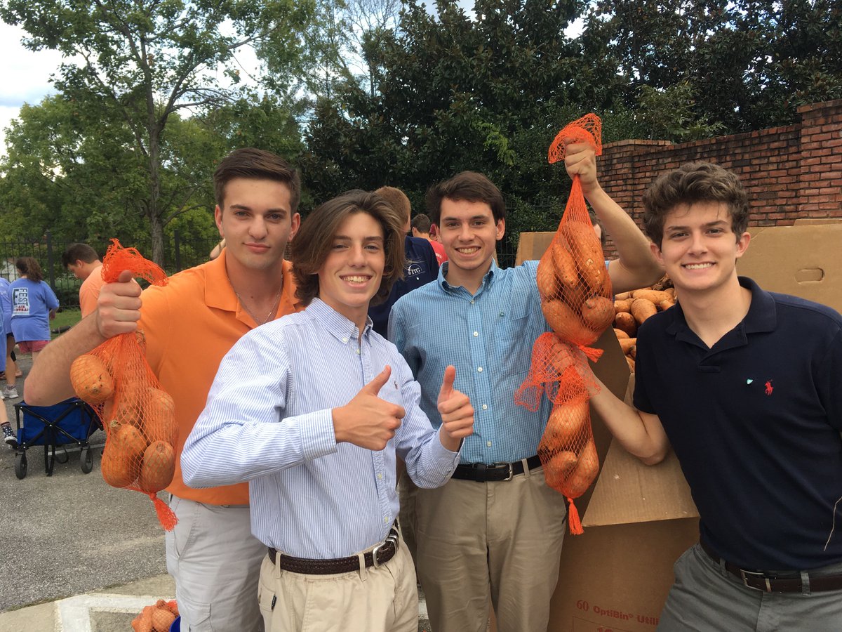 ReligiousBSC's tweet photo. Remember last week when we bagged 25 THOUSAND pounds of potatoes? That was pretty neat! So many thanks for your participation! https://t.co/ZxmEpQKD0G