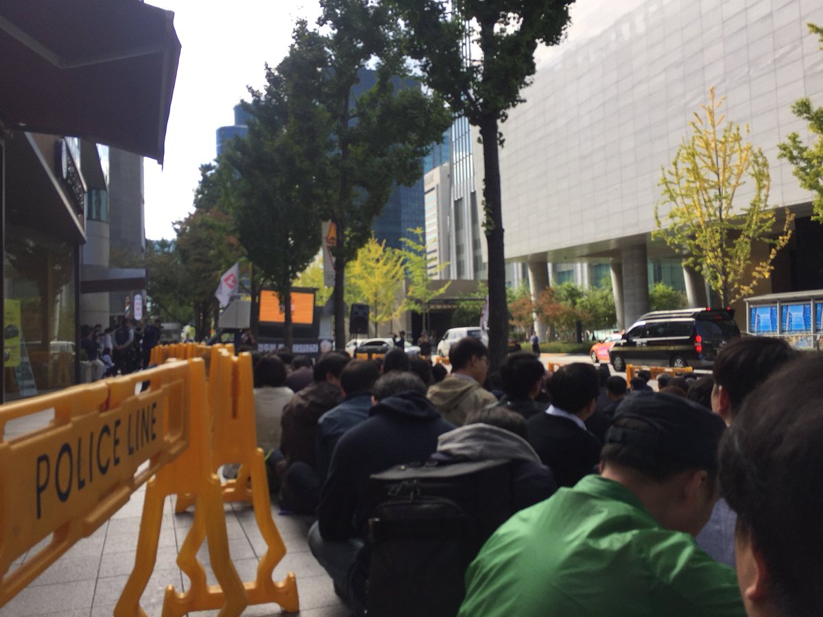 ahnjipsa's tweet photo. 파업 46일차.. 여의도방송문화진흥회(문화방송대주주) 앞 집회중 https://t.co/BVBUncyPKS