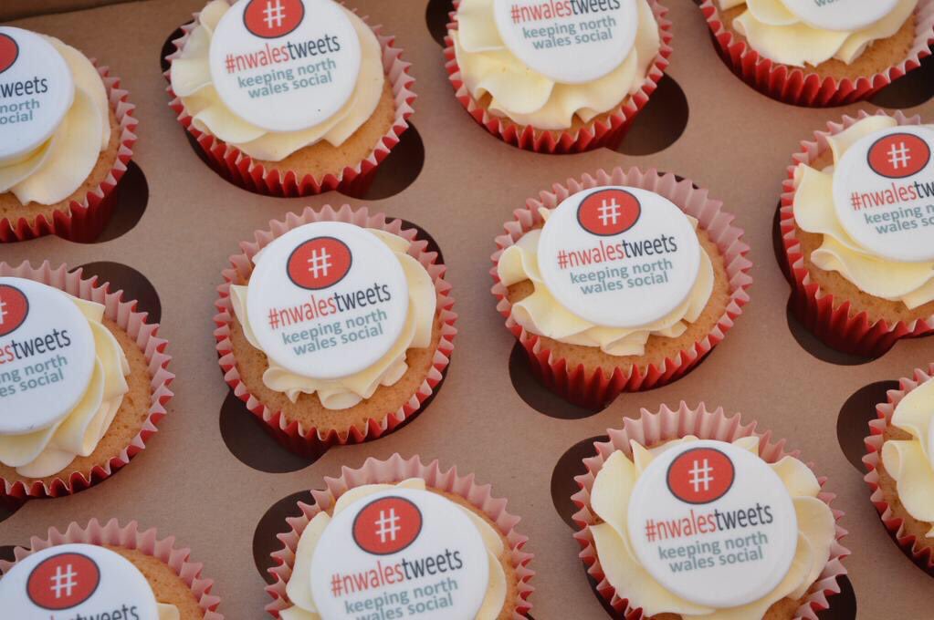 NWalesSocial's tweet photo. So, who would like a #shoutout during tonight's #nwaleshour at 8? Just one week now before our #llandudno tweetup at @NorthWalesHonda https://t.co/9jmPRgy6VB