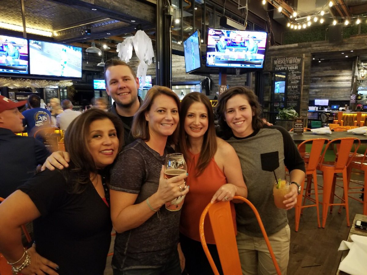 IHX Team builder in AZ with great leaders!!! Thank you Christy and Alyssa!!😘@AlyssaMoore_LA @ChristyGulbran1 <a href="/Liz_Arch1/">Liz Archuleta</a> <a href="/olinovrit/">Olivia</a> <a href="/SDenave/">ENAVE</a>
