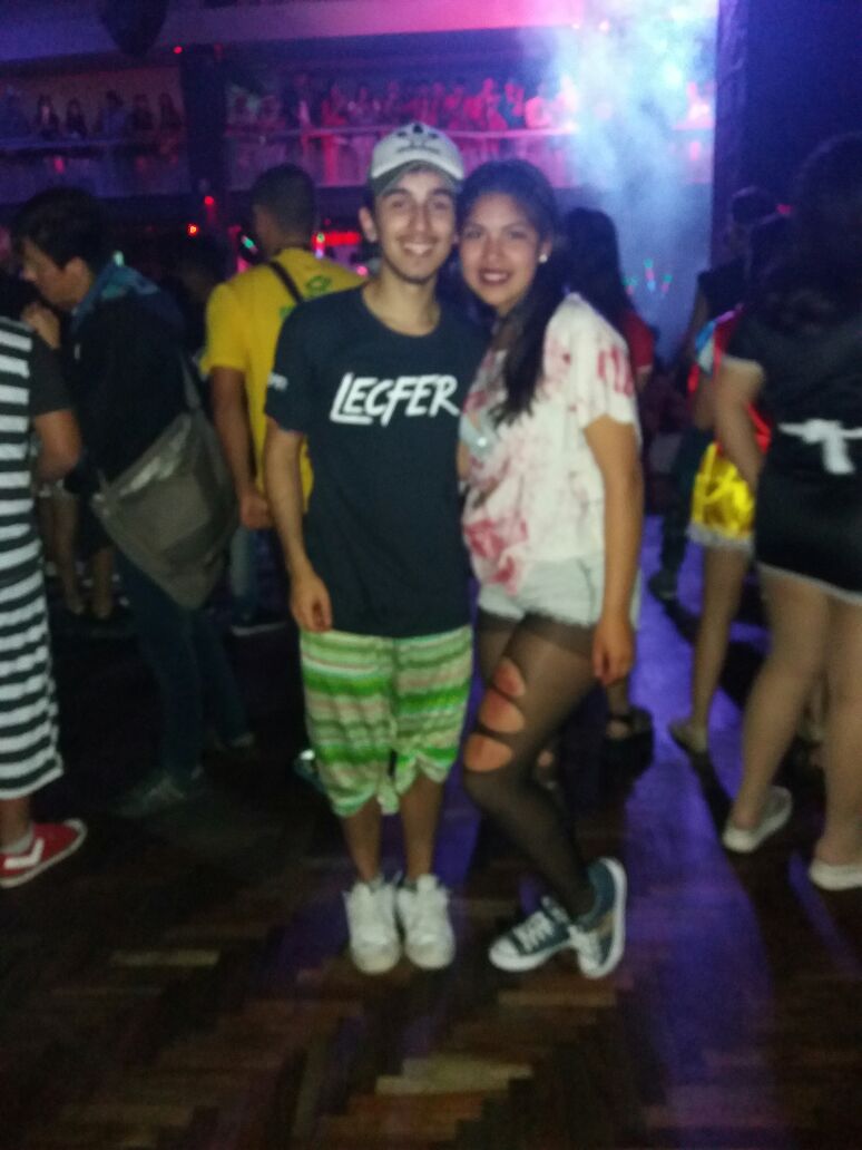 jossii10's tweet photo. Vas a VCP por tu viaje de egresados y te lo crusas a @EzequielRBadino Genio!!! 💖😍💁👌😽 #vcp #Khalama #neppsa  #fiestadedisfraces #la17 https://t.co/c1SFG1k16F