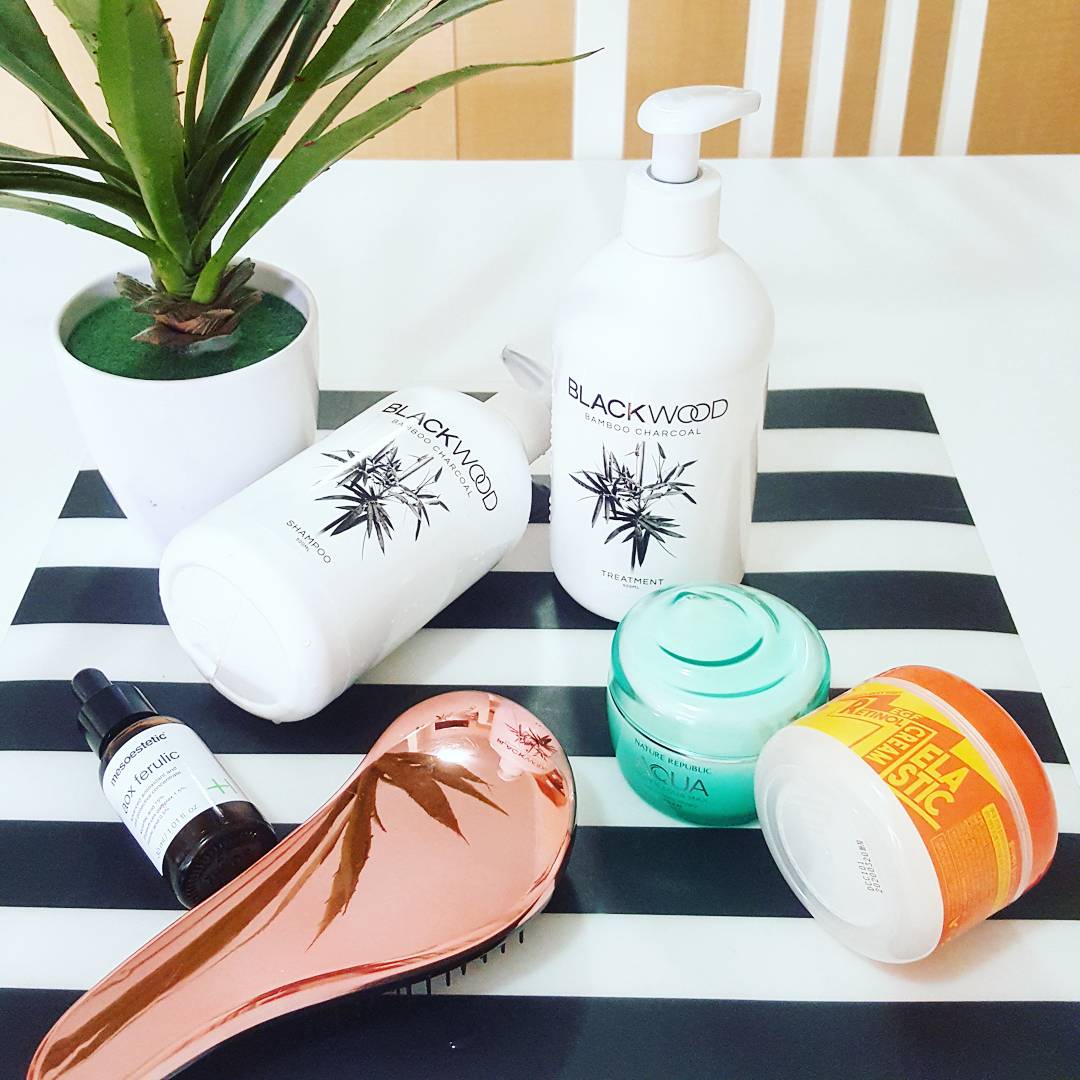 rosalind_blog's tweet photo. #newfinds &amp; #currentfavs #Review 😚 @BBlogRT @GRLPOWRCHAT #BloggingGals #fbloggers #bbloggers #haircare #skincare 
https://t.co/te5uKbB4Wn https://t.co/4gBtk5gb9b