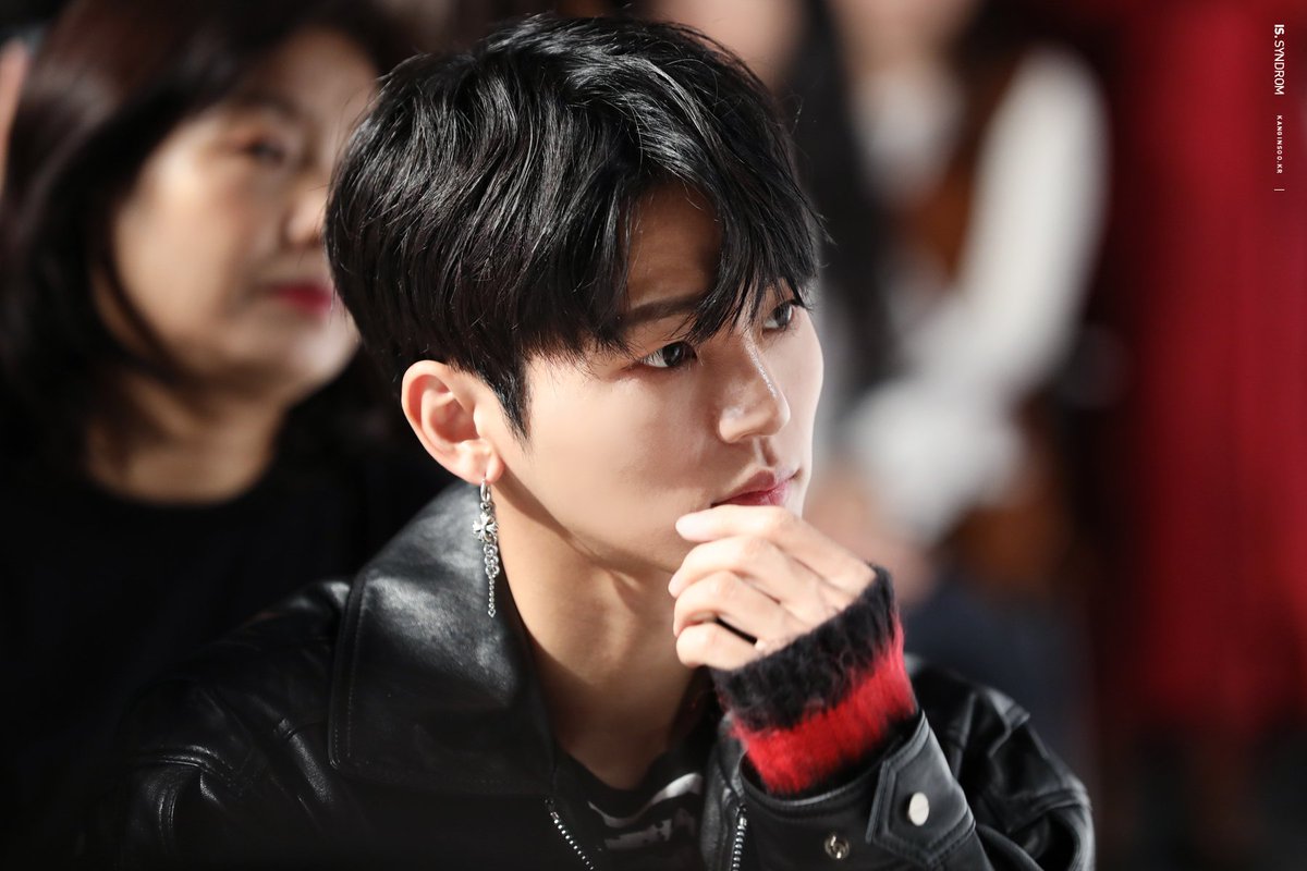 IS_Syndrom's tweet photo. 171018 2018 S/S HISEOUL FASHION SHOW #TERIAT 모든게 존예탱❤ @k10208888
🔗https://t.co/OtUO5HHhNr
#2018하이서울패션쇼 #테리엇 #MYNAME #INSOO #마이네임 #인수 #いんす https://t.co/dzC6oHvV0H