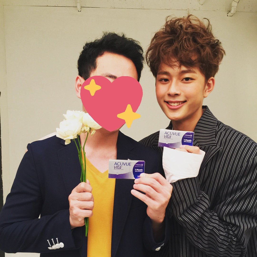 jellde_seonho's tweet photo. 171019 아큐브 관계자님 인스타그램 #유선호
선호 팬의 합성사진이 계기가 되어서 아큐브 화보를 찍었다니  박수 짝짝👏👏 https://t.co/rjM5YfpF0d