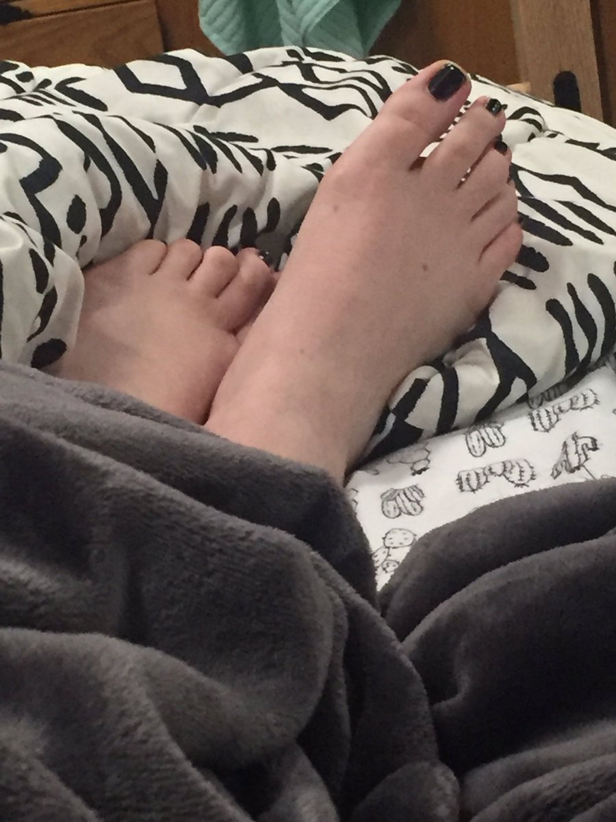 MooreRachel1818's tweet photo. Need cash for pedicure tomorrow 💰 #findom #pigpal https://t.co/uoiZ62fAMa