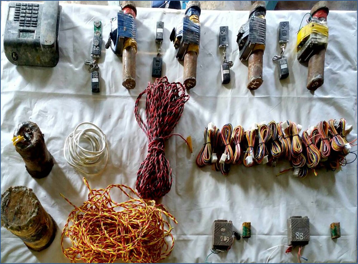 Home-made mines, related accessories seized at bank of Thinbawhla Creek near Letphwekya Village in Maungtaw Township
bit.ly/2yyDczP