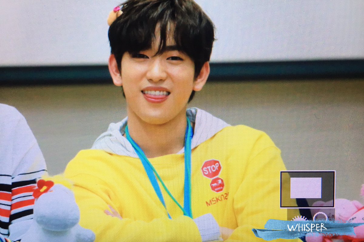 Whisper_922's tweet photo. 171019 고양 팬싸

#갓세븐 #진영 #GOT7 #Jinyoung
#7for7 #YouAre https://t.co/vHZtyiPUr1