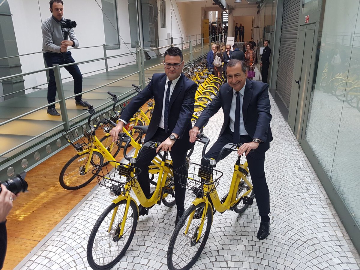 MiTomorrow's tweet photo. Al #MagnaPars di via Tortona la conferenza stampa di @ofo_bicycle, nuovo servizio di #bikesharing #freefloating #Milano #MiTomorrow https://t.co/CYIy9V8YqW
