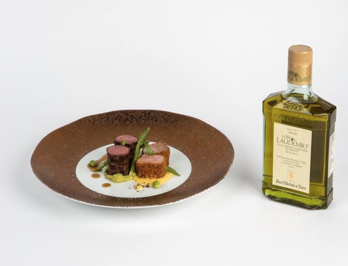 LaudemioTuscany's tweet photo. #Premiolaudemio #recap, a shot taken during the fifth step of the contest, at @SushiBMilano. The #menu was prepared by #chef Nobuya Niimori. https://t.co/WLTurBDSO3