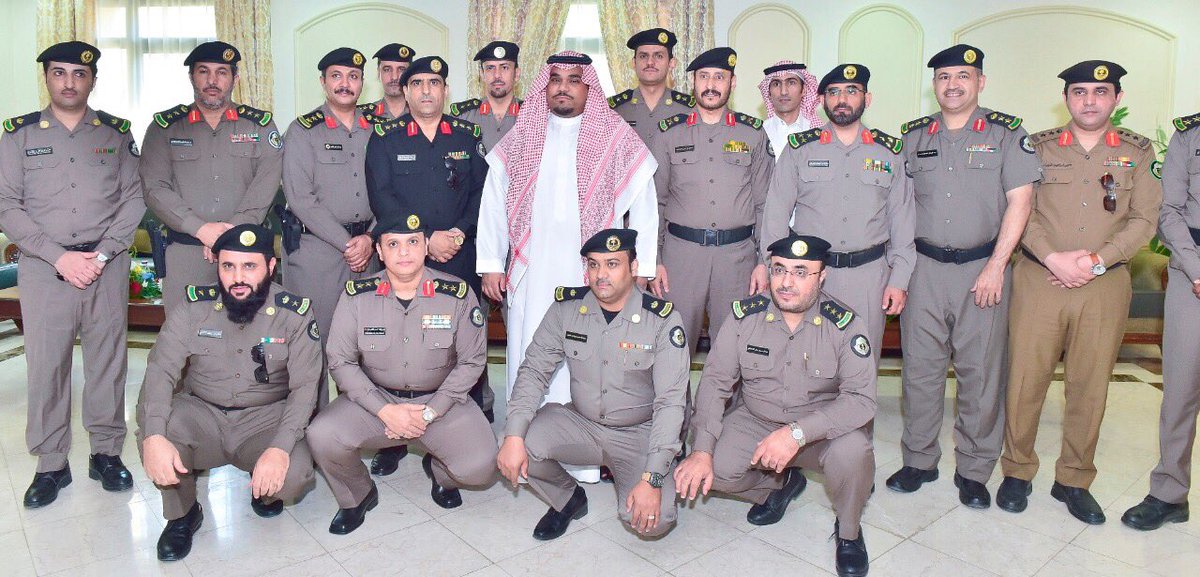 emara_najran's tweet photo. خلال زيارته مديرية شرطة المنطقة..
نائب أمير #نجران: فخورون بما يقدمه رجال أمن الوطن https://t.co/aivNe1WSgI