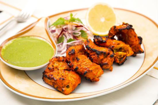 alffarms's tweet photo. Celebrate Diwali by ordering Chicken Tikka from #AlfFarms which is bound to tickle your taste buds. Order now https://t.co/zc1QIgBXnJ #meat https://t.co/o5HcgBrXTq