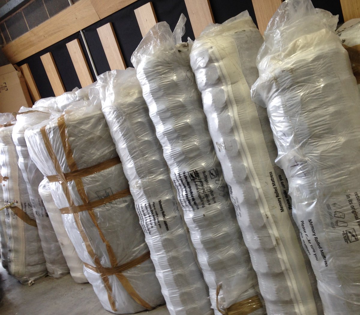 cataloguereturn's tweet photo. Rolled up double 4' 6" matresses (storage dirty) ONLY £30 TO CLEAR @cataloguereturn #mattress #sleep #brotherton https://t.co/AOx4OpW77w