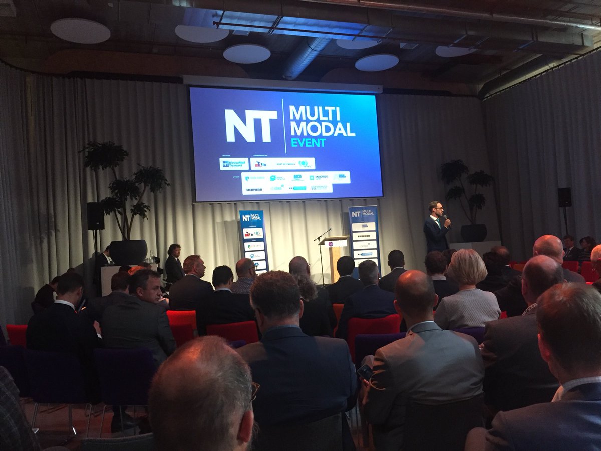 ricogielen's tweet photo. Nieuwsblad Transport #multimodalevent in @stadionzwolbiz ! Interessante kennissessie begonnen, @seaconlogistics aanwezig! https://t.co/yiSQr2lwjo