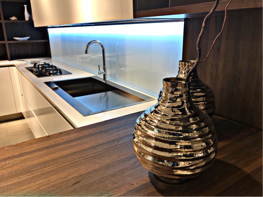 CMCLaTorre's tweet photo. #CMCARREDAMENTI In trepidazione per domani!
Nuovo Showroom di via Etnea 6 a #Lentini #SR.
#LIVETHEITALIANDESIGN https://t.co/C07KTGNYiE https://t.co/DdKbKWU3fk
