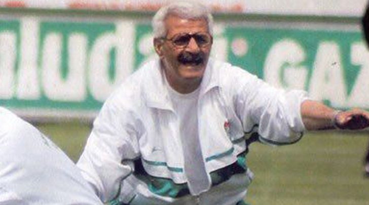 NottinghamBursa's tweet photo. Bursaspor tribünlerinin önemli isimlerinden Fikret Akdağ (Amigo Fiko) hayatını kaybetti.
Ailesi ve sevenlerine baş sağlığı dileriz. https://t.co/DpGaIBFcfp